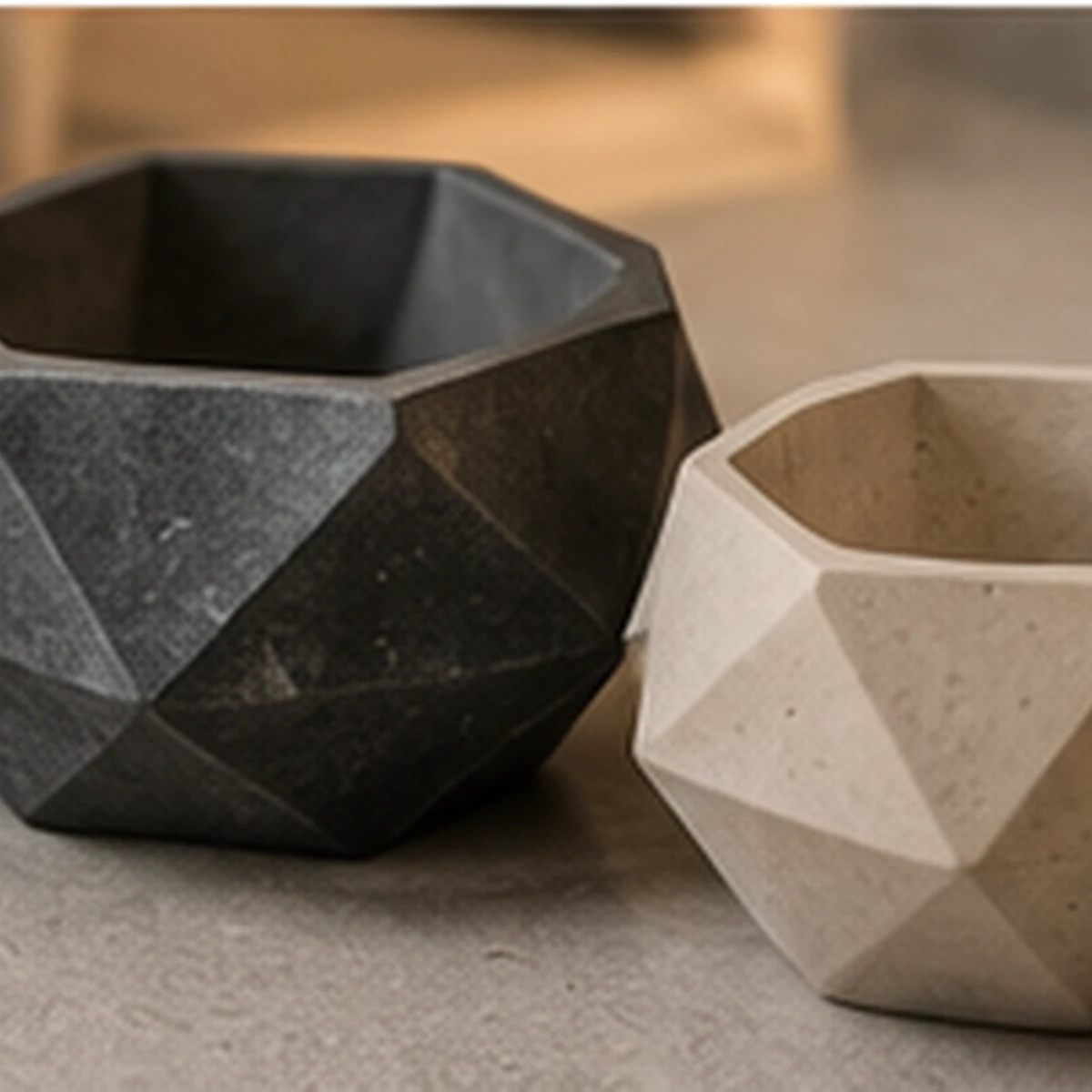 وعاء هندسي كونكريت Charcoal & Sand