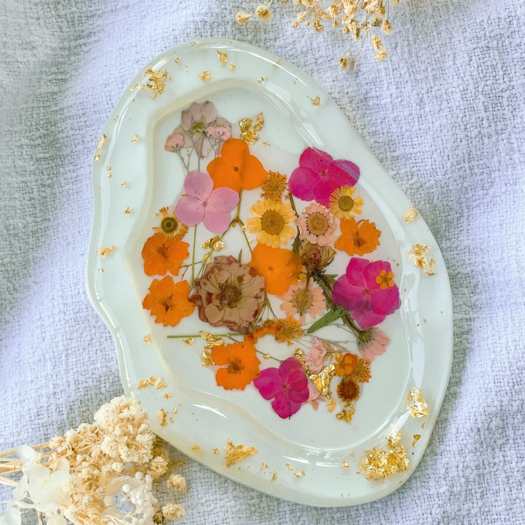 صينية ديكور هاند ميد بالورد المجفف – Floral Elegance